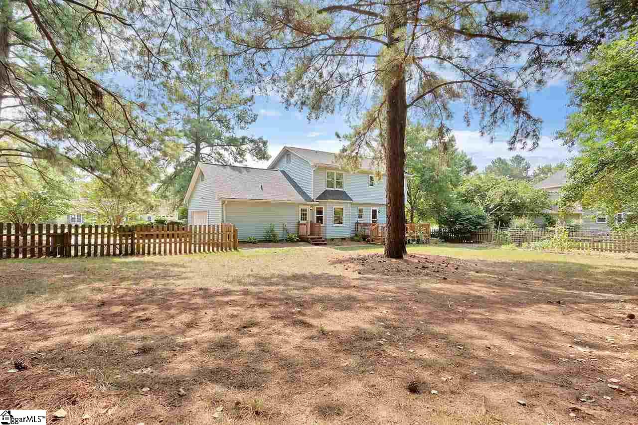 4 Pine Gate Court Greenville, SC 29607 - Photo 5 of 35 Gallery Image 5