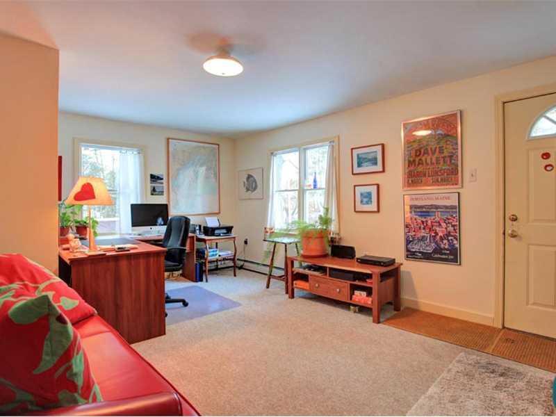 14 Prout Road Freeport, ME 04032 - Photo 4 of 32 Den/Family/Great Room.