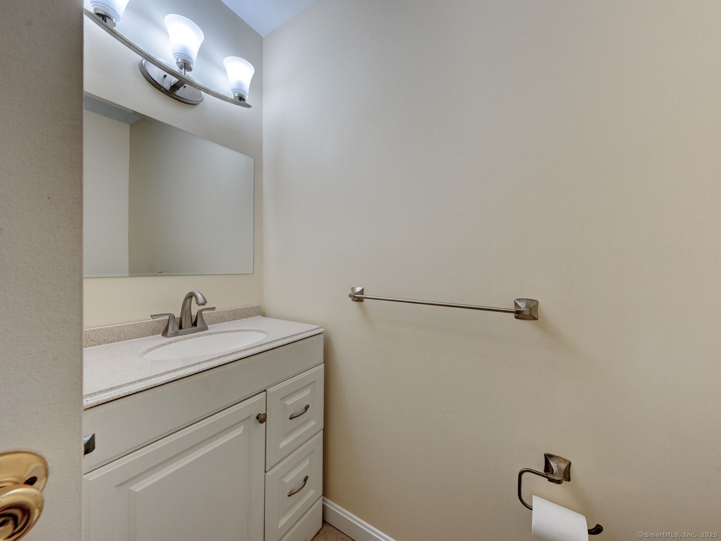 122 Cottonwood Road, Unit 122 Newington, CT 06111 - Photo 15 of 31 a bathroom with a sink vanity and a mirror