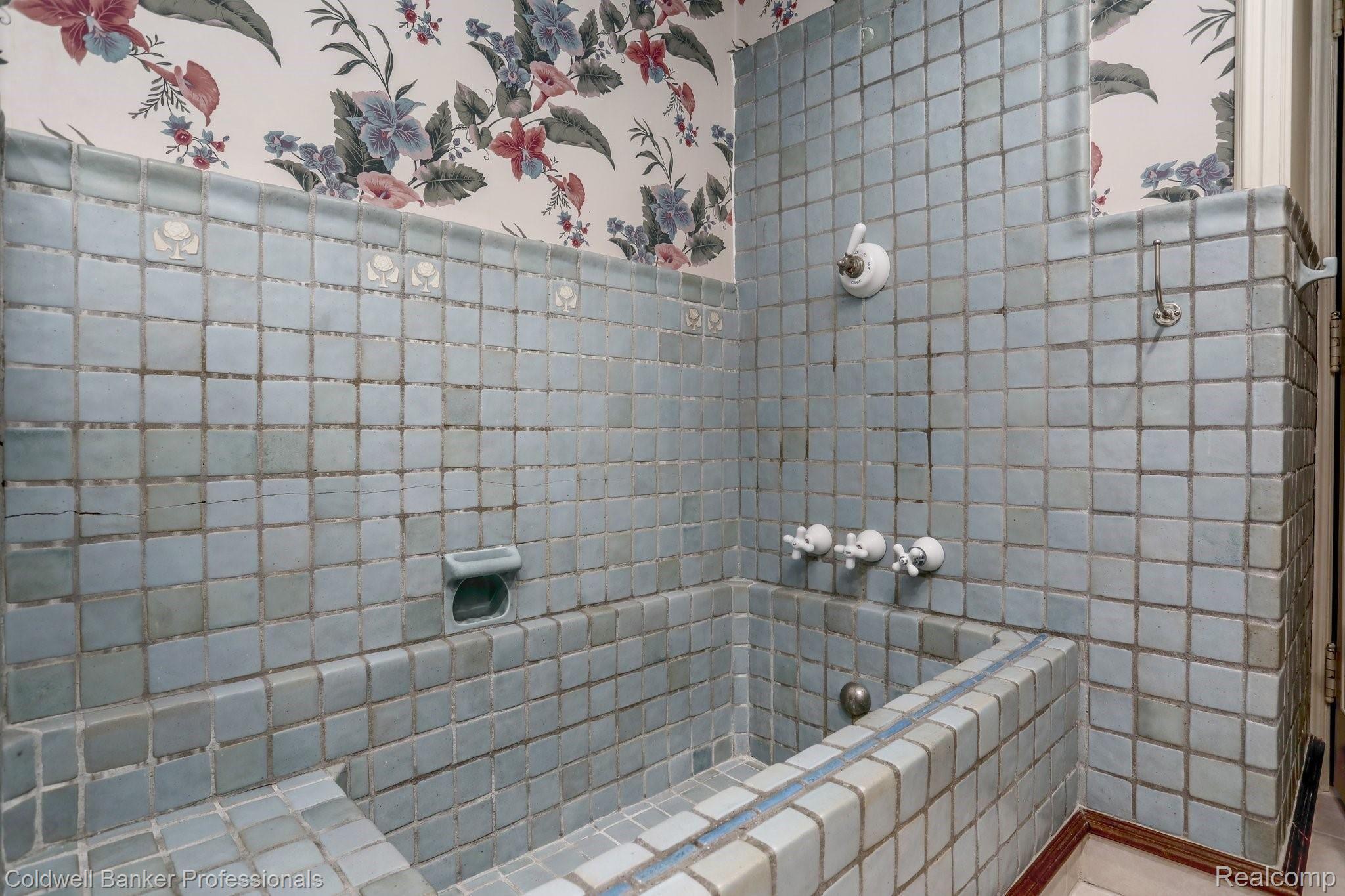 166 Ridge Road Grosse Pointe, MI 48236 - Photo 27 of 78 27-web-or-mls-166 Ridge Road Grosse Pointe Farms0026.jpg
