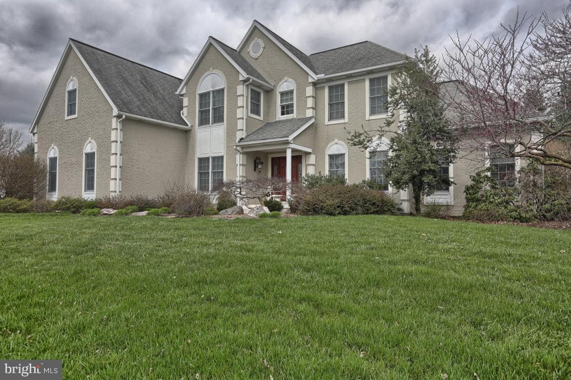 4 South Oak Street Lititz, PA 17543 - Photo 1 of 52 Gallery Image 1