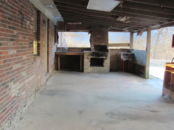 $109,900 | 475 Truslow Road, Sarah, MS 38665