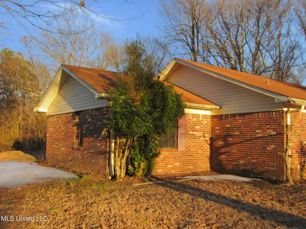 $109,900 | 475 Truslow Road, Sarah, MS 38665