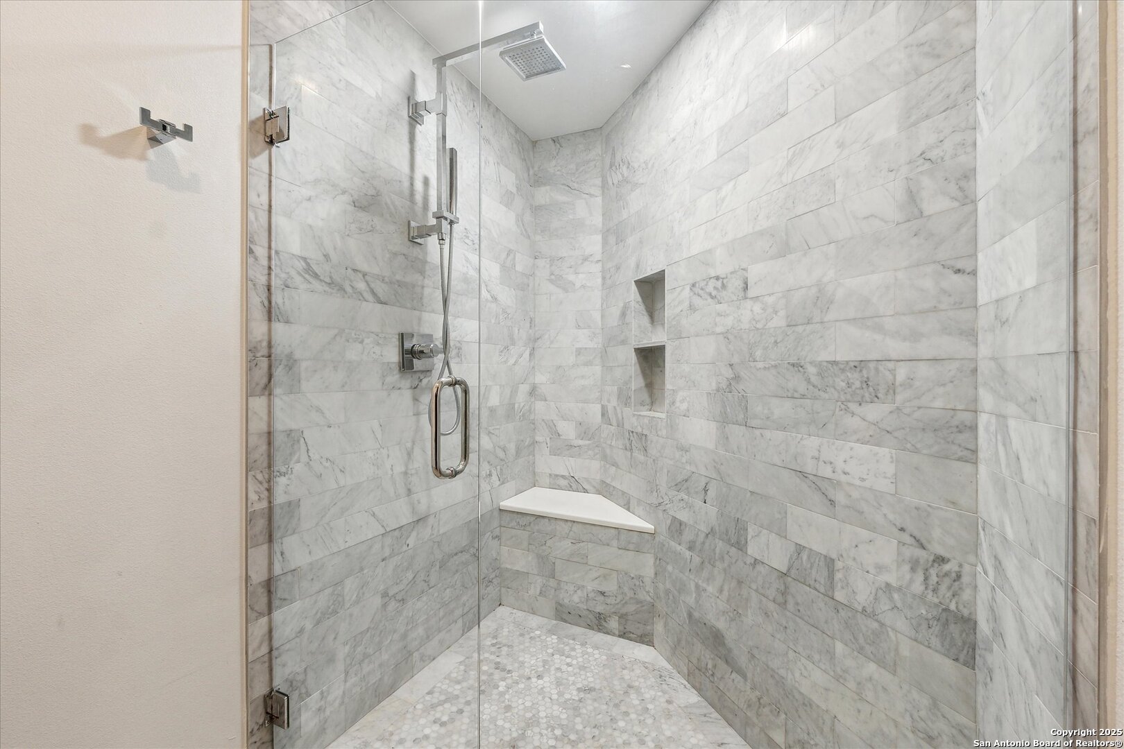 1799 County Road 651 Devine, TX 78016 - Photo 28 of 72 a bathroom with a shower