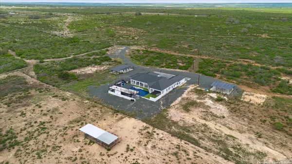 $1,353,000 | 1799 County Road 651, Devine, TX 78016