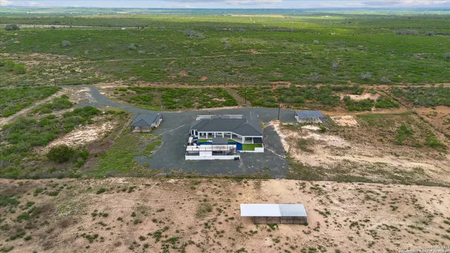 $1,353,000 | 1799 County Road 651, Devine, TX 78016