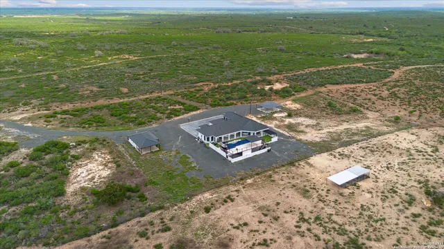 $1,353,000 | 1799 County Road 651, Devine, TX 78016