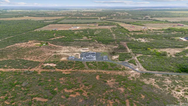 $1,353,000 | 1799 County Road 651, Devine, TX 78016