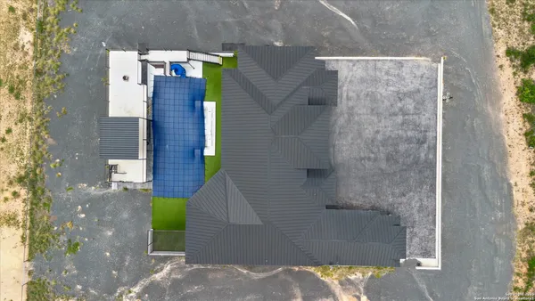 $1,353,000 | 1799 County Road 651, Devine, TX 78016