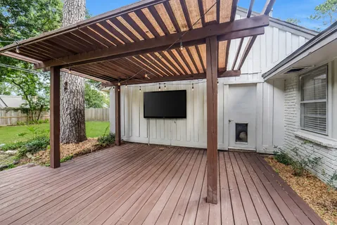 $525,000 | 1655 Imperial Crown Drive, Houston, TX 77043