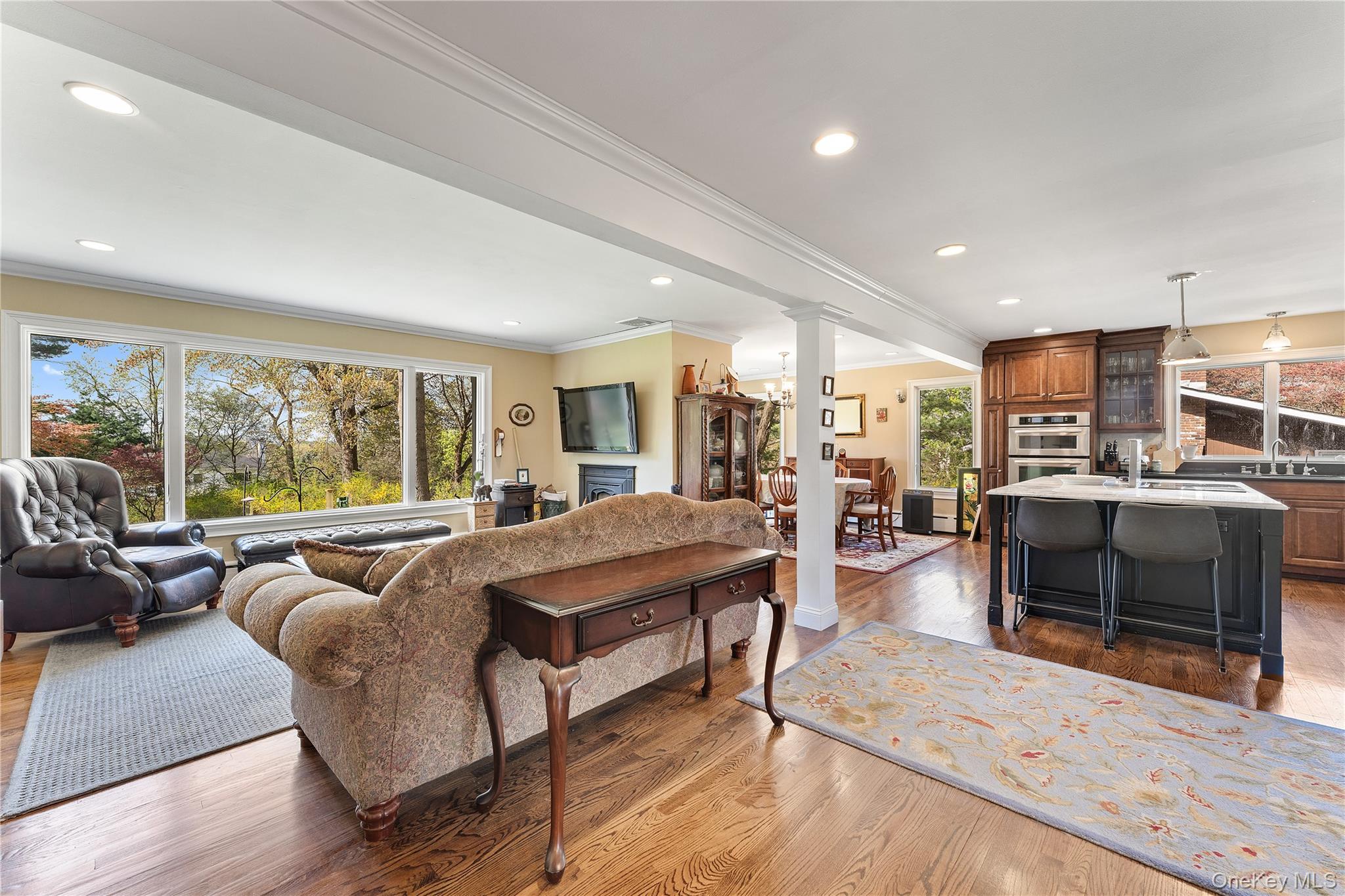 8 Riverview Farm Road Ossining, NY 10562 - Photo 5 of 21 Living room/kitchen