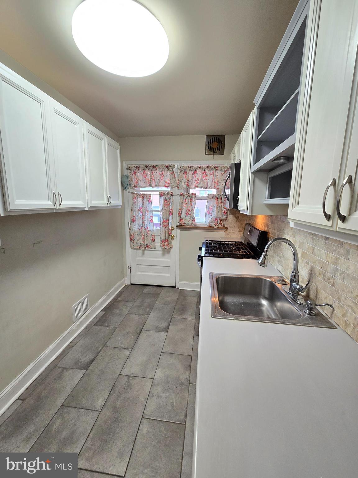 8614 Rock Oak Road Baltimore, MD 21234 - Photo 6 of 36 Gallery Image 6