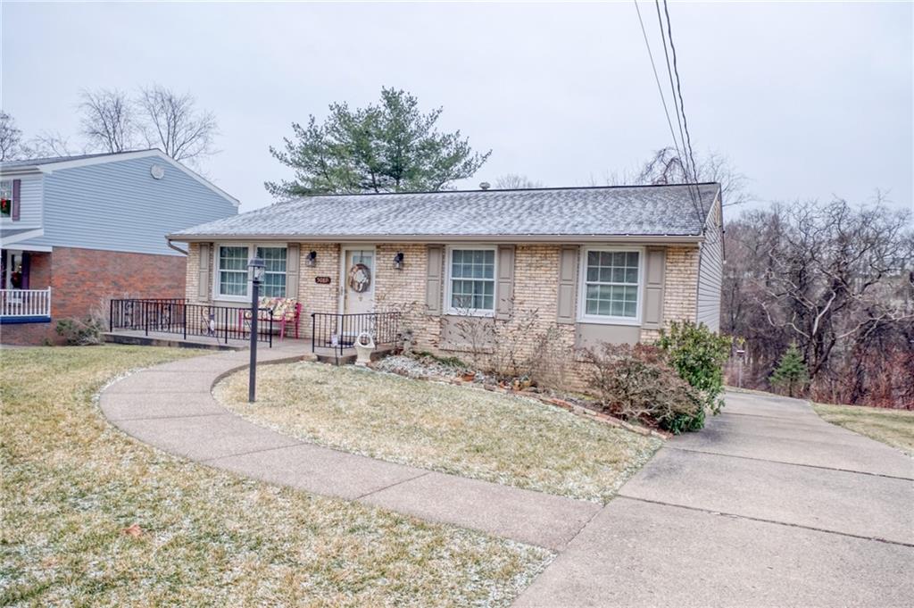 5089 West Harbison Road Pittsburgh, PA 15276 - Photo 2 of 32