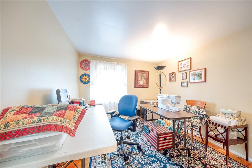 5089 West Harbison Road Pittsburgh, PA 15276 - Photo 21 of 32 Bedroom 3