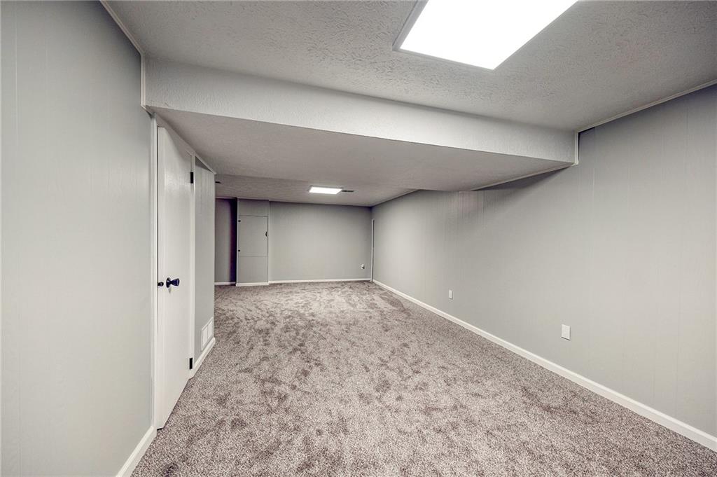 5089 West Harbison Road Pittsburgh, PA 15276 - Photo 24 of 32 New wall to wall carpeting thruout