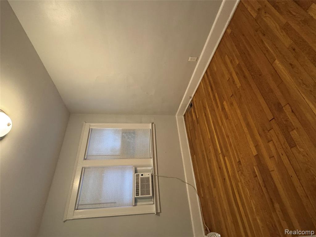 864 Nottingham Road, Unit 1N Grosse Pointe, MI 48230 - Photo 8 of 11