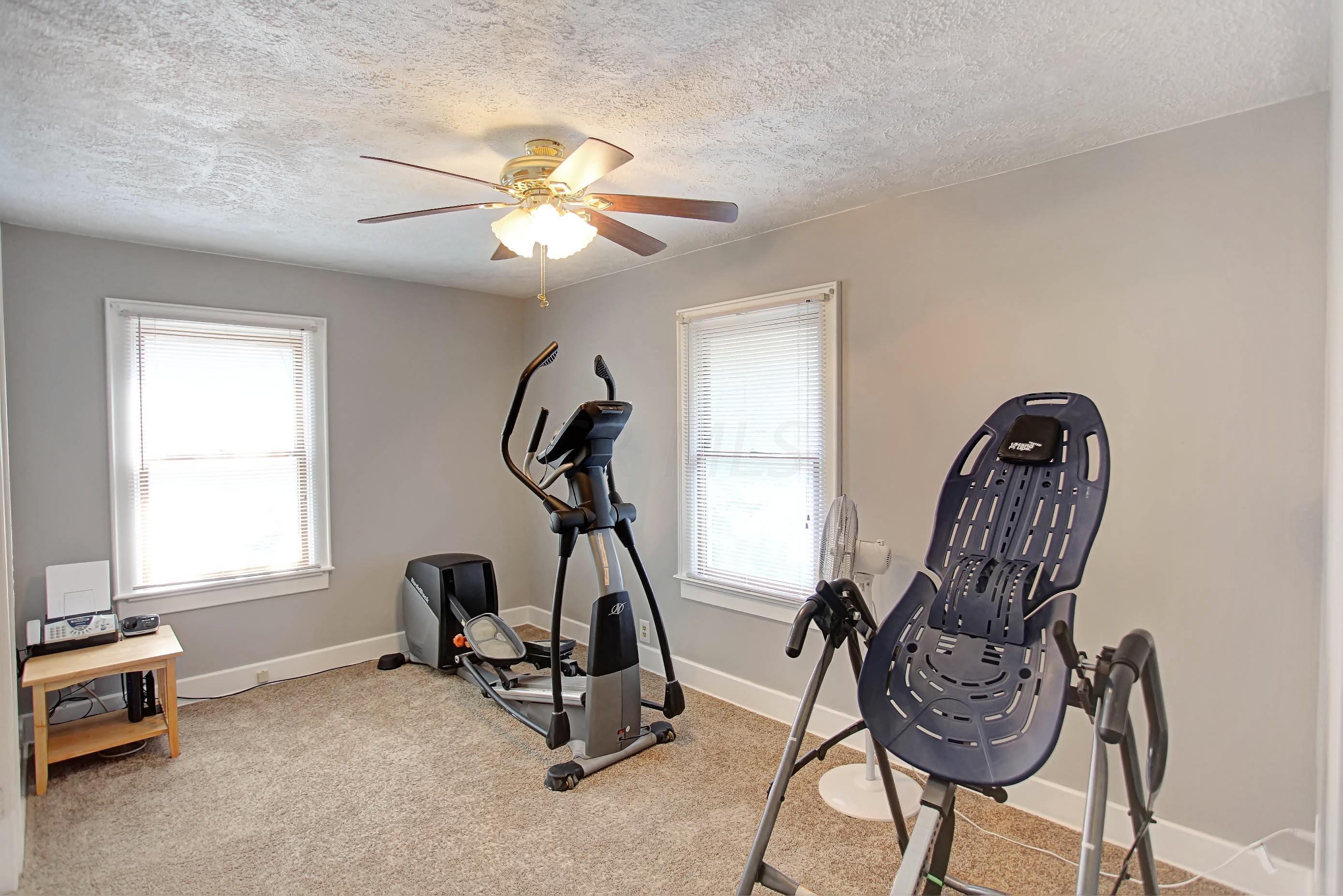 145 East Pacemont Road Columbus, OH 43202 - Photo 23 of 37