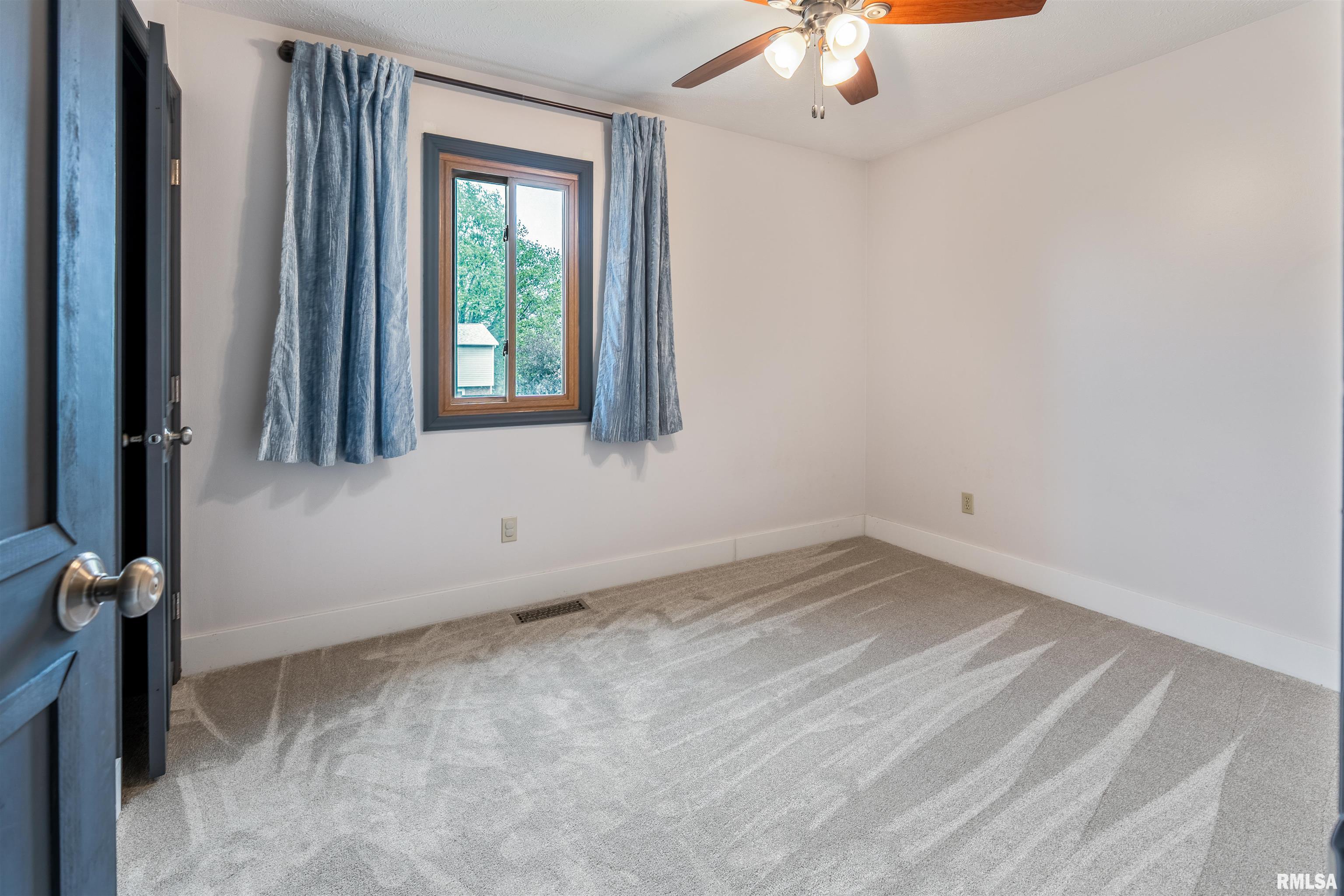 105 Colchester Drive Normal, IL 61761 - Photo 32 of 54