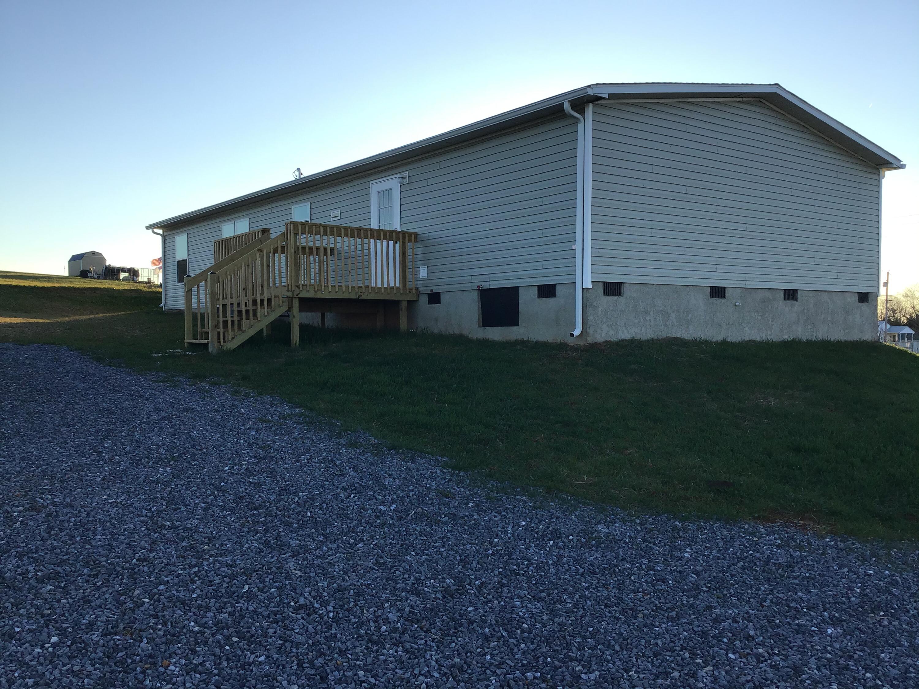 311 Forest Road Mosheim, TN 37818 - Photo 7 of 40 FEB6CE2A-D4AE-48CF-B573-ECF1645B08FF