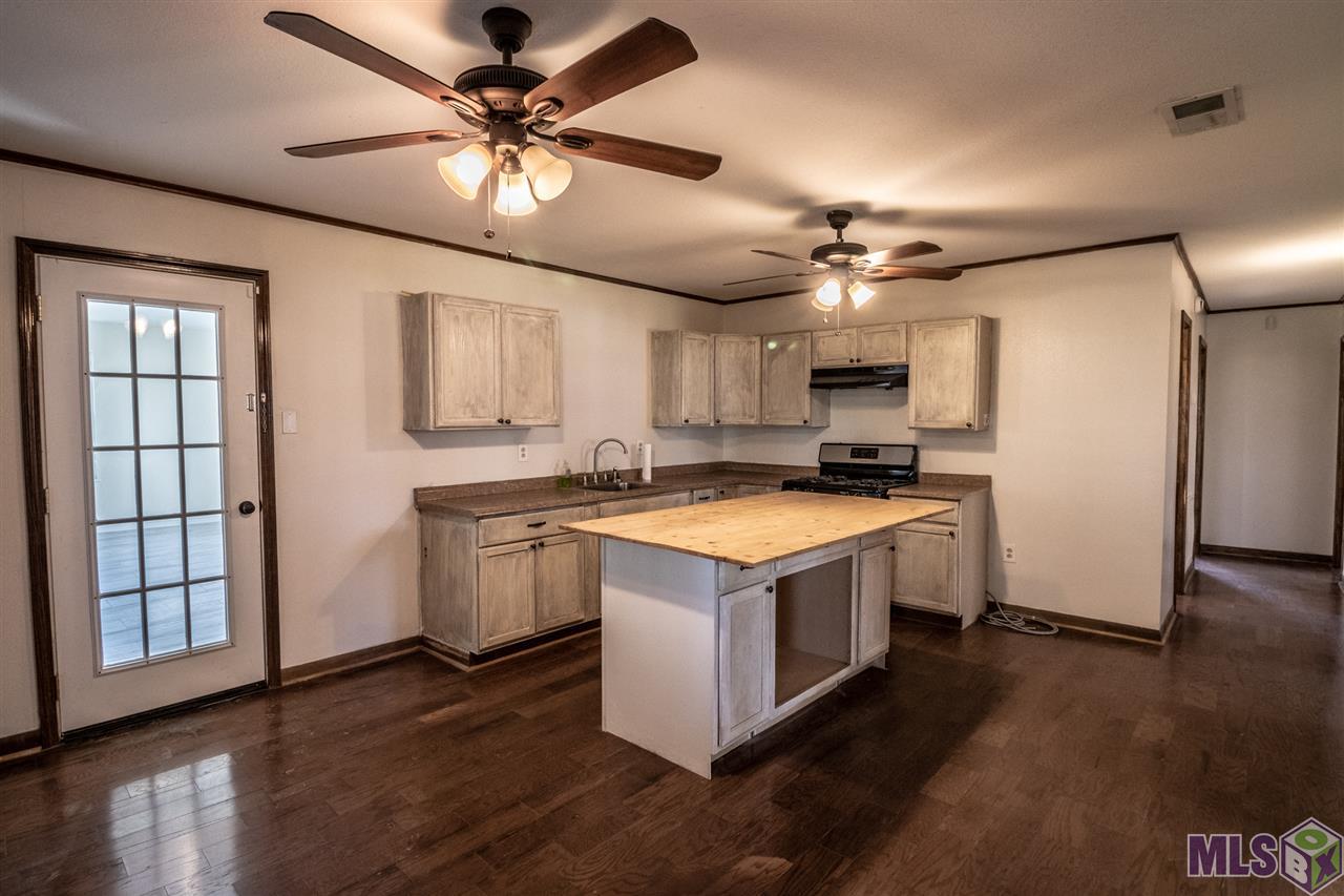 13030 Lil Tony Road St. Amant, LA 70774 - Photo 6 of 12 Gallery Image 6