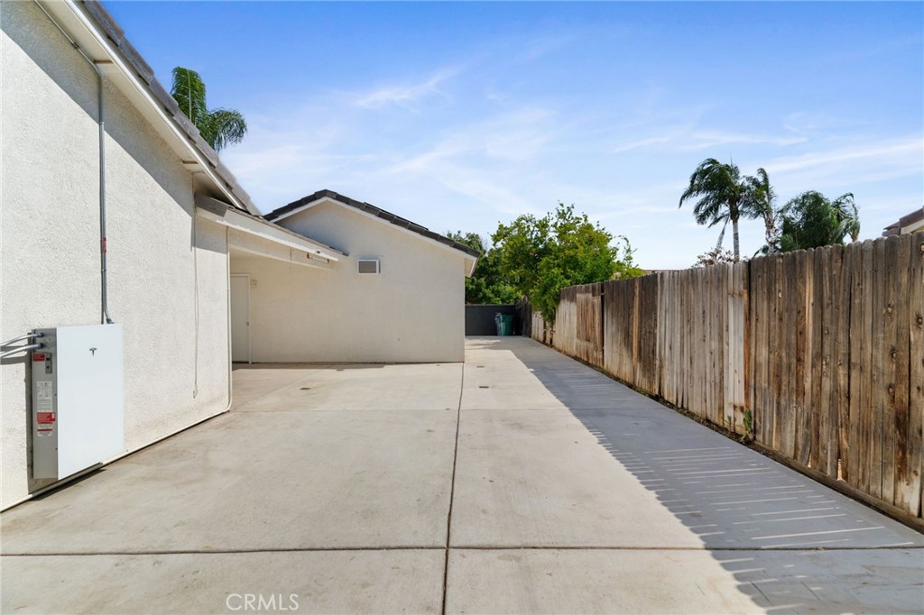 11719 Hageman Road Bakersfield, CA 93312 - Photo 37 of 40