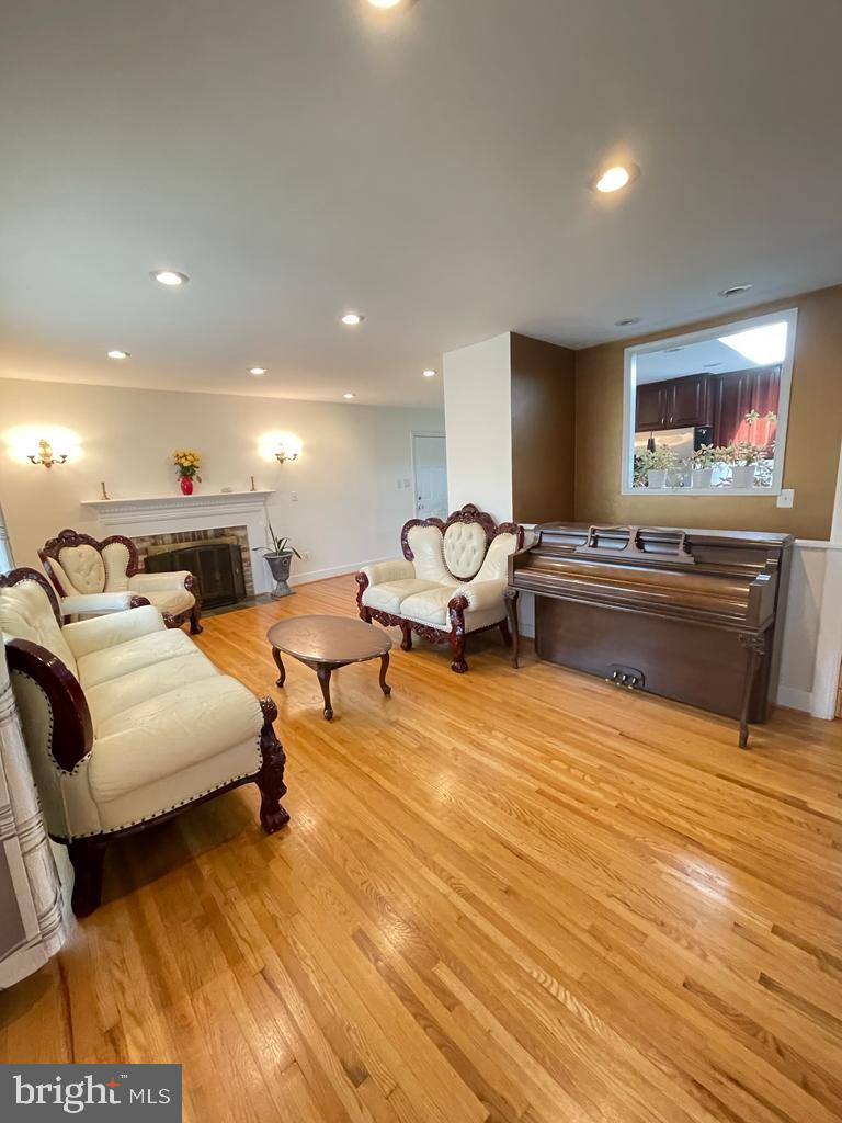 8324 Telegraph Road Lorton, VA 22079 - Photo 12 of 34 Gallery Image 12