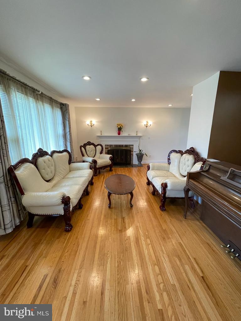 8324 Telegraph Road Lorton, VA 22079 - Photo 13 of 34 Gallery Image 13