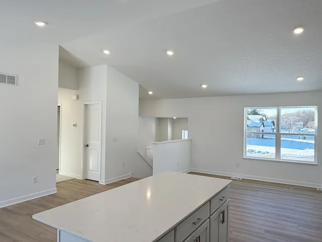 $349,750 | 26669 8th Street West, Zimmerman, MN 55398