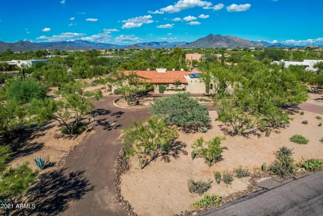 $1,100,000 | 5022 East Calle De Los Flores, Cave Creek, AZ 85331