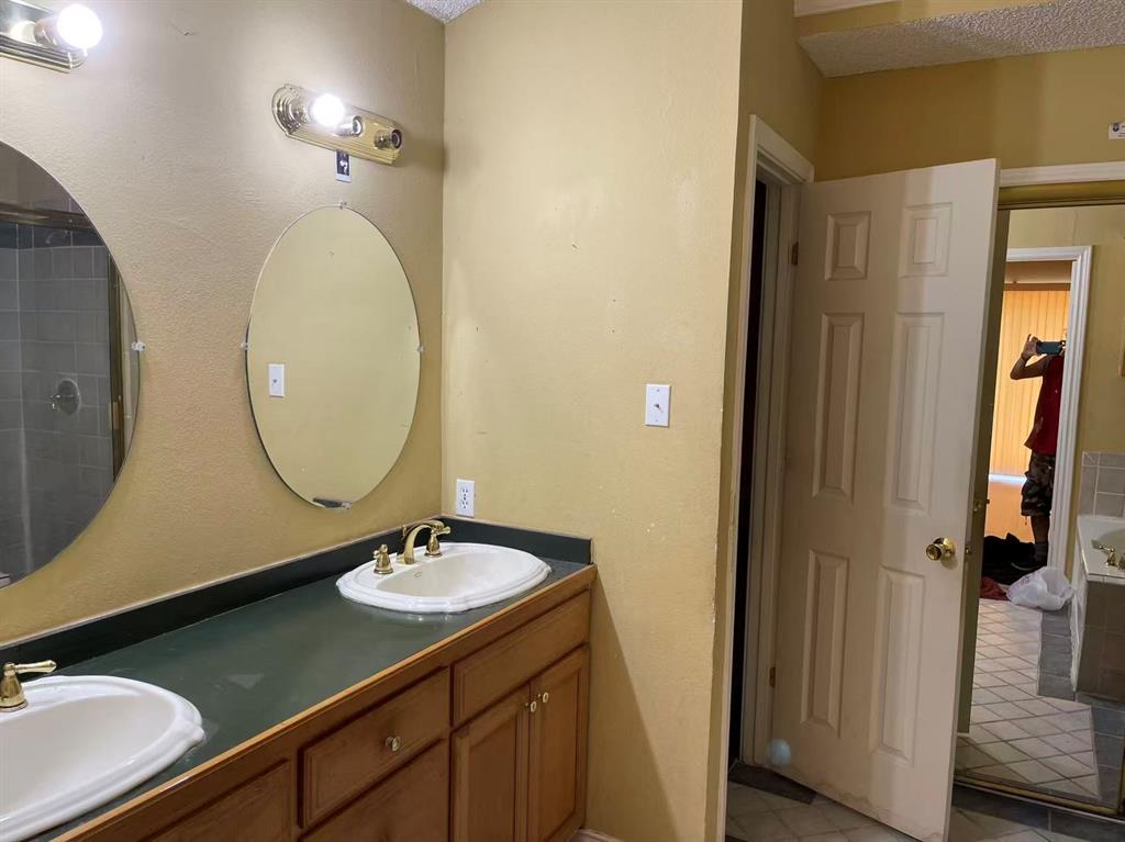3098 Rustlewind Lane Grand Prairie, TX 75052 - Photo 8 of 9 Gallery Image 8