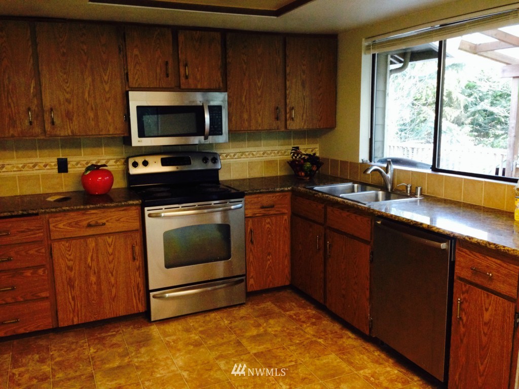 8155 Northeast View Ridge Lane Poulsbo, WA 98370 - Photo 3 of 5 Gallery Image 3