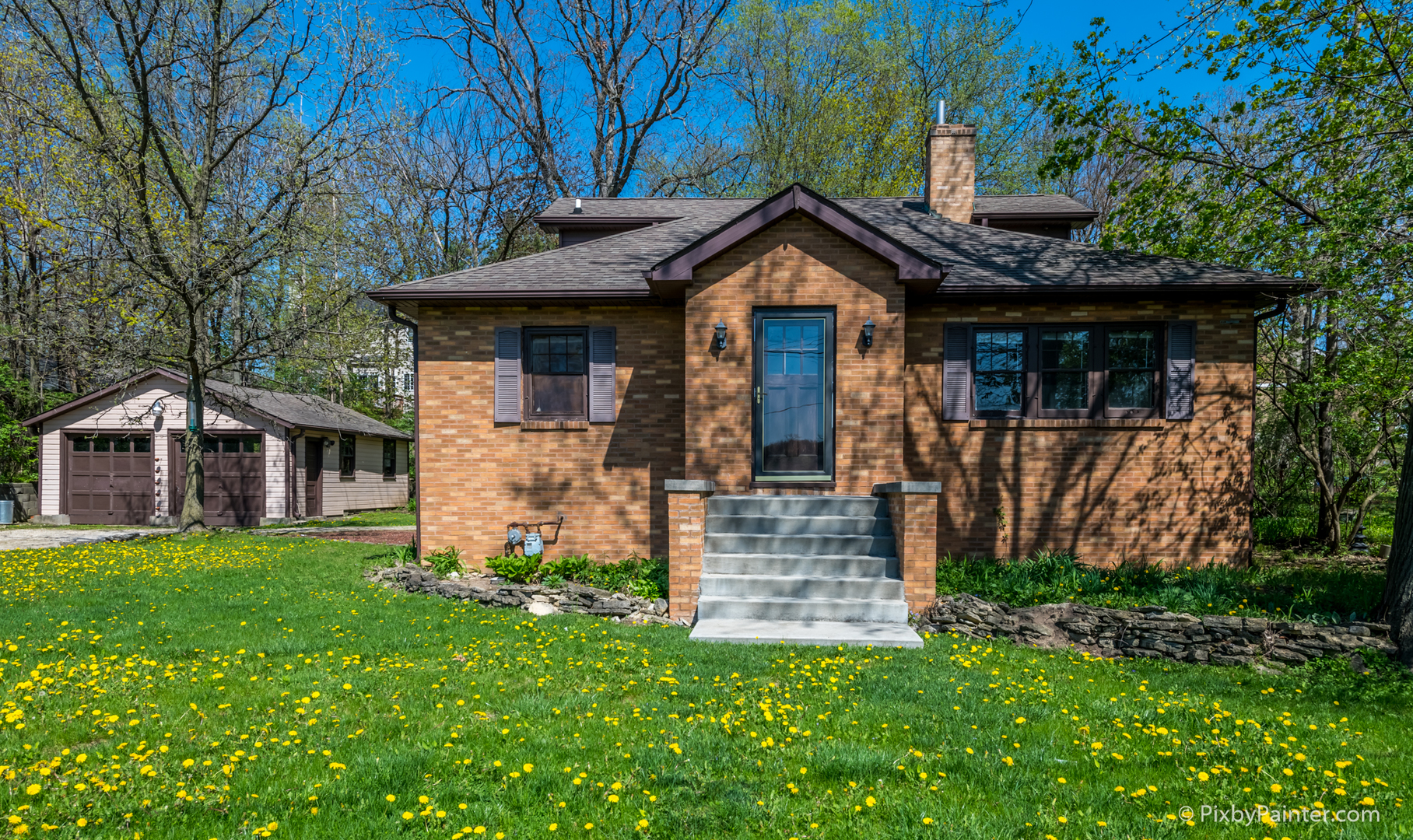 1824 Riverside Avenue St. Charles, IL 60174 - Photo 2 of 32 Gallery Image 2