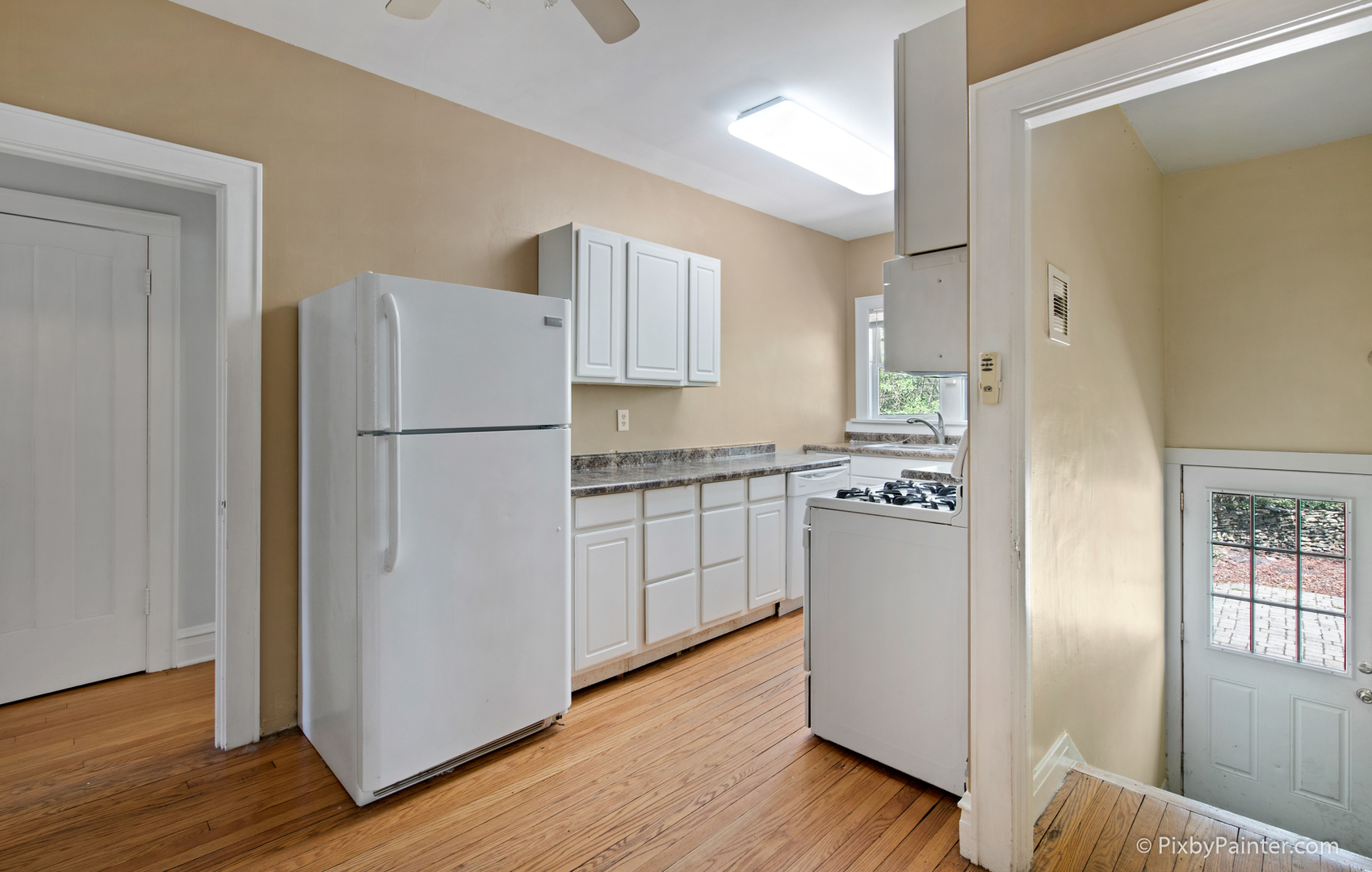 1824 Riverside Avenue St. Charles, IL 60174 - Photo 21 of 32 Gallery Image 21