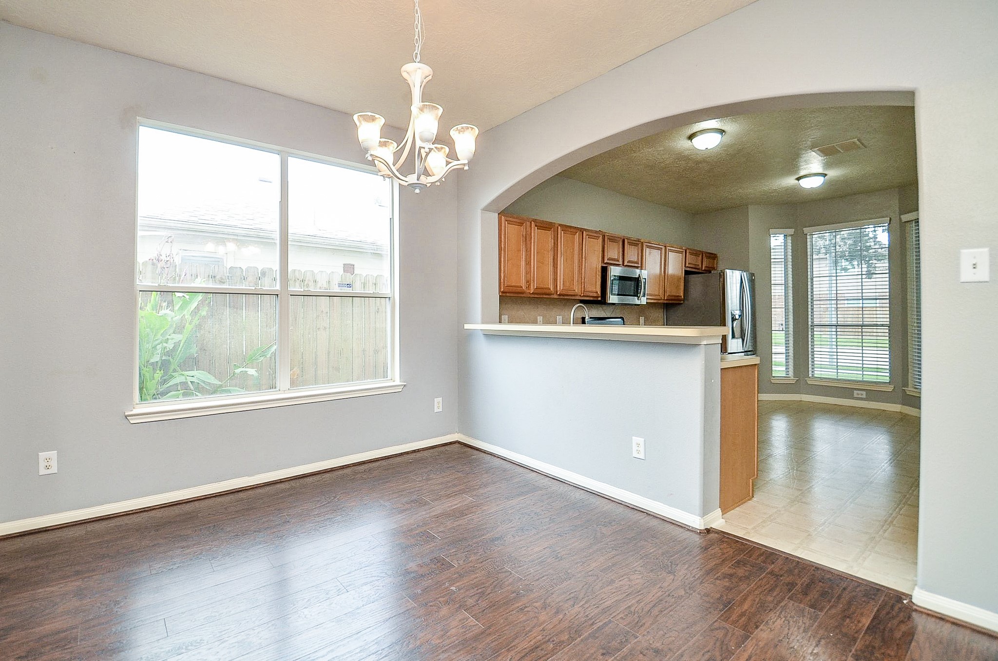 91 Rodeo Drive Manvel, TX 77578 - Photo 7 of 38 The dining area flows into the kitchen.