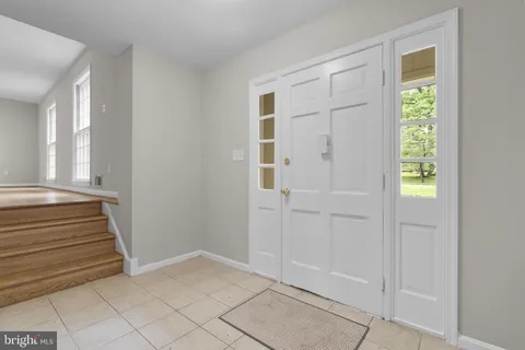 $900,000 | 1585 Kimblewick Road, Potomac, MD 20854