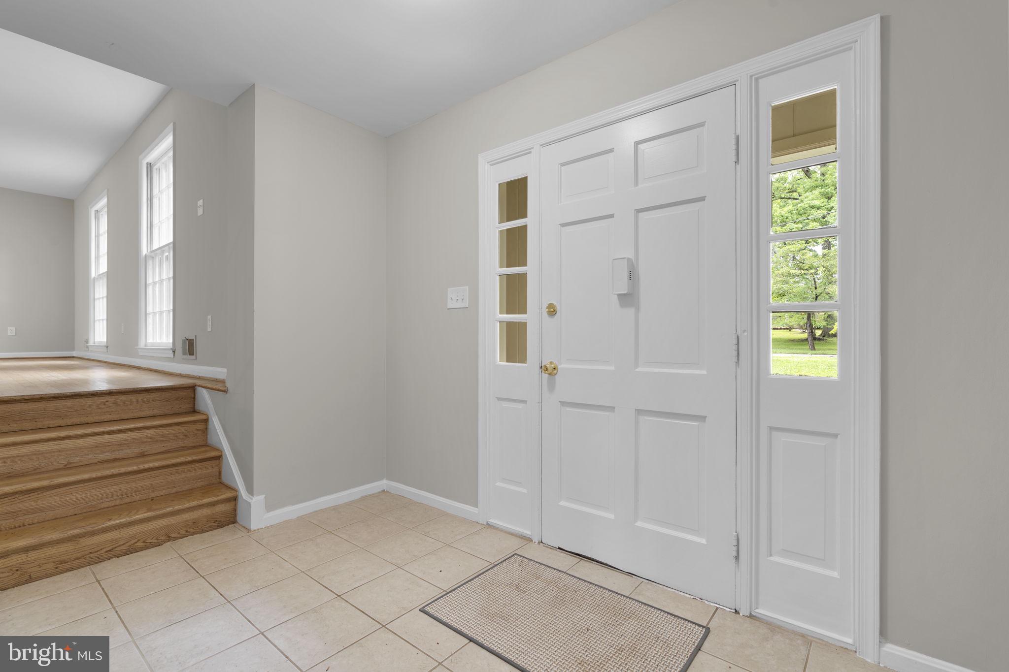 1585 Kimblewick Road Potomac, MD 20854 - Photo 5 of 60