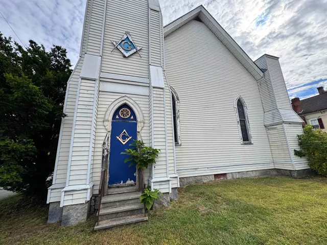 $549,000 | 25 Green Street, Lebanon, NH 03766