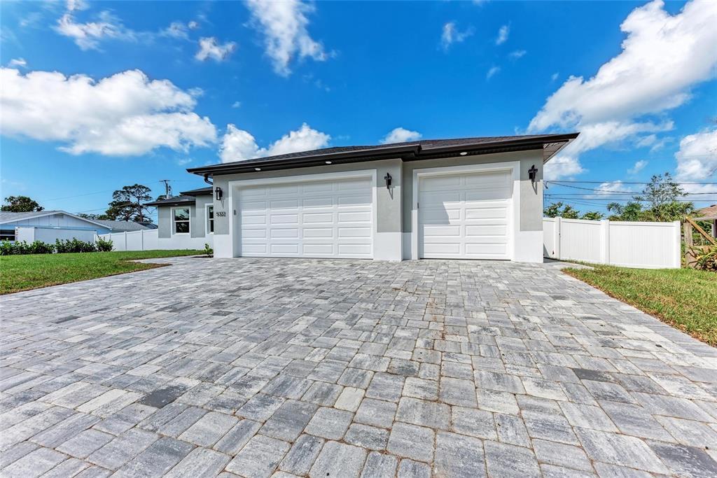 5322 Syracuse Road Venice, FL 34293 - Photo 4 of 53 Gallery Image 4