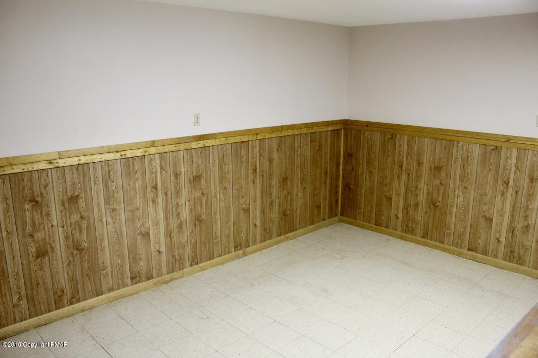 108 Gold Finch Road Bushkill, PA 18324 - Photo 24 of 32 a view of wooden balcony