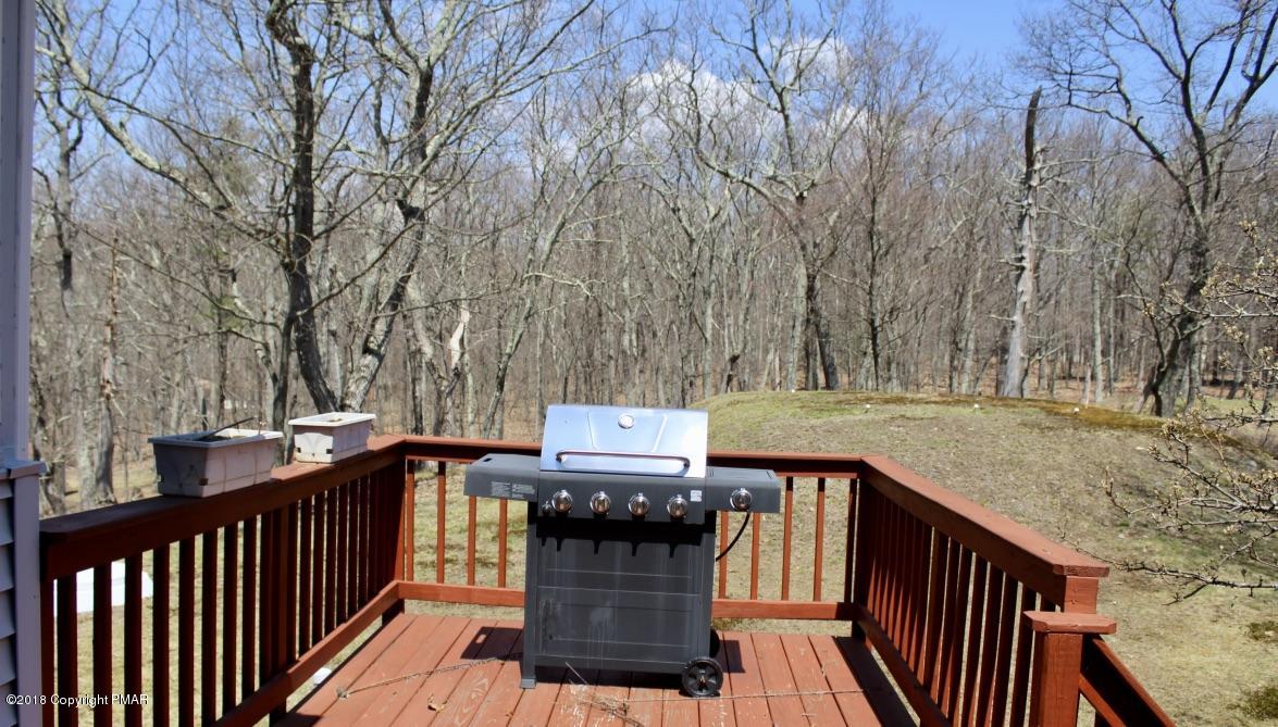 108 Gold Finch Road Bushkill, PA 18324 - Photo 28 of 32 a view of deck with patio