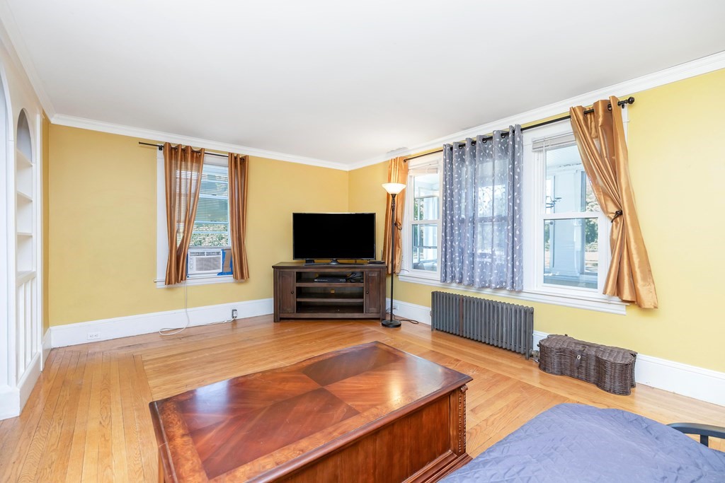 919 Wilbraham Road Springfield, MA 01109 - Photo 7 of 39