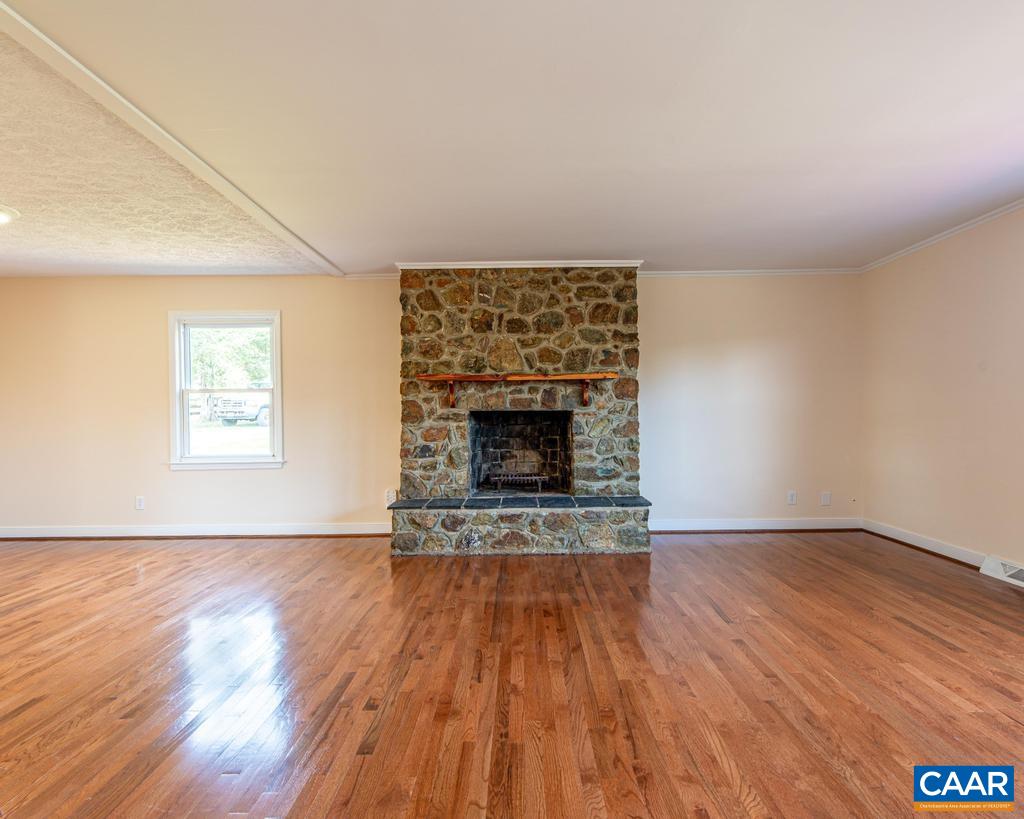 654 Clarks Tract Keswick, VA 22947 - Photo 6 of 28
