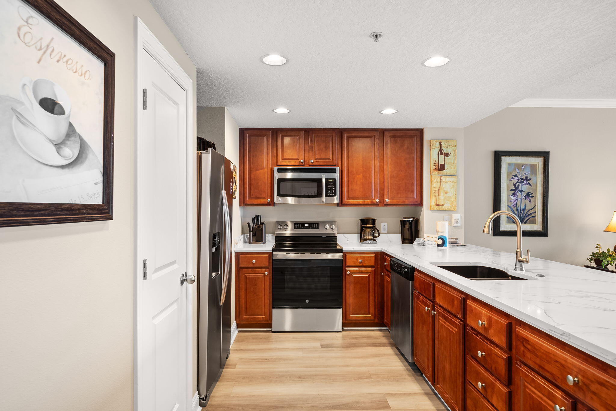 17281 Front Beach Road, Unit 1304 Panama City Beach, FL 32413 - Photo 12 of 36 Kitchen