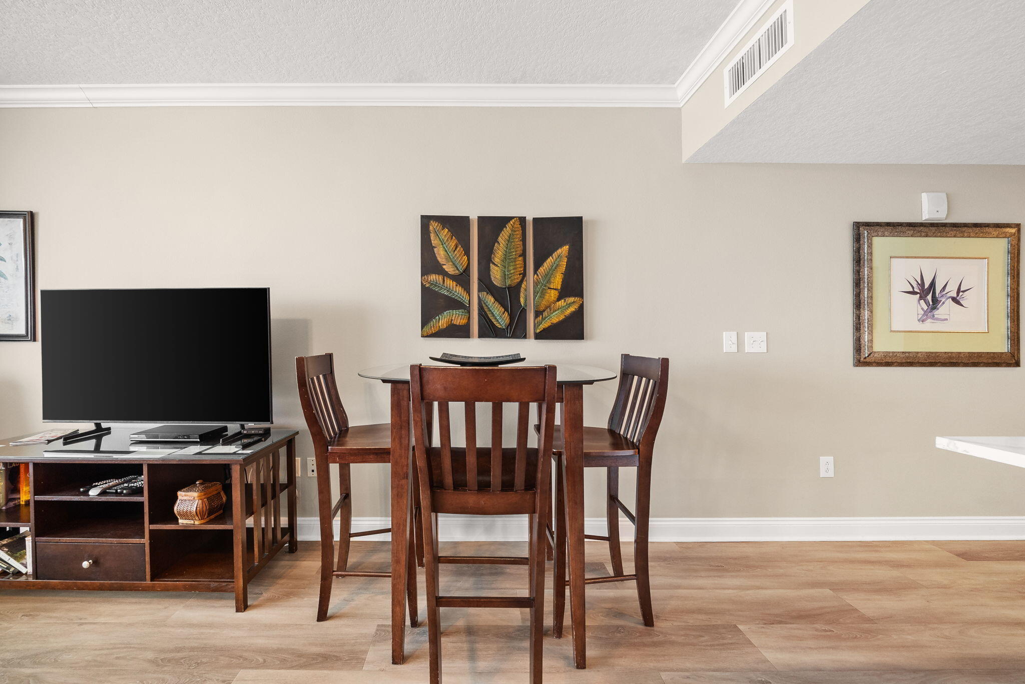 17281 Front Beach Road, Unit 1304 Panama City Beach, FL 32413 - Photo 14 of 36 Dining Table