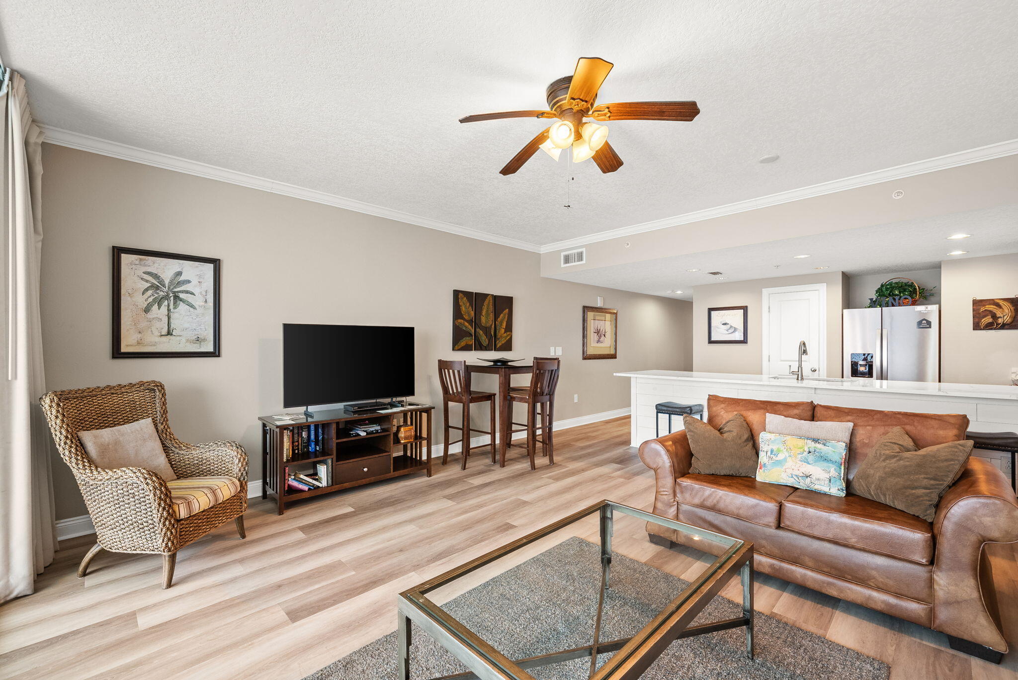 17281 Front Beach Road, Unit 1304 Panama City Beach, FL 32413 - Photo 18 of 36 Living Area