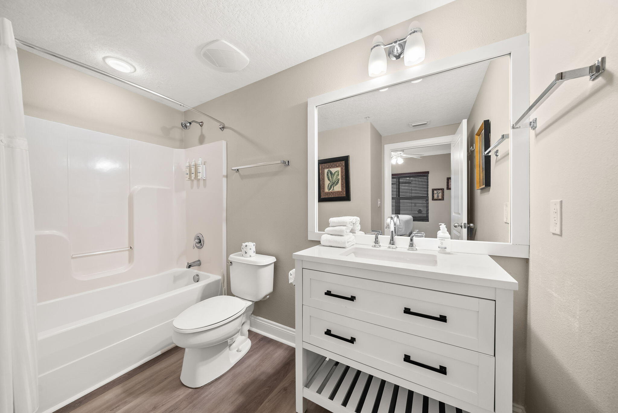 17281 Front Beach Road, Unit 1304 Panama City Beach, FL 32413 - Photo 21 of 36 Master Bath