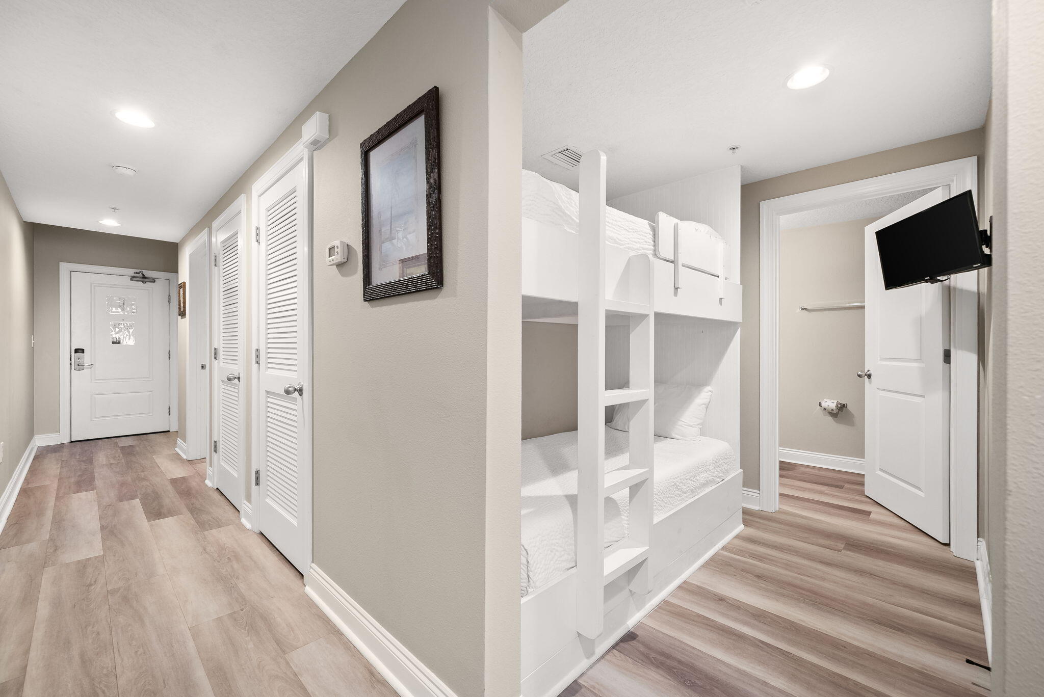 17281 Front Beach Road, Unit 1304 Panama City Beach, FL 32413 - Photo 23 of 36 Bunk Room