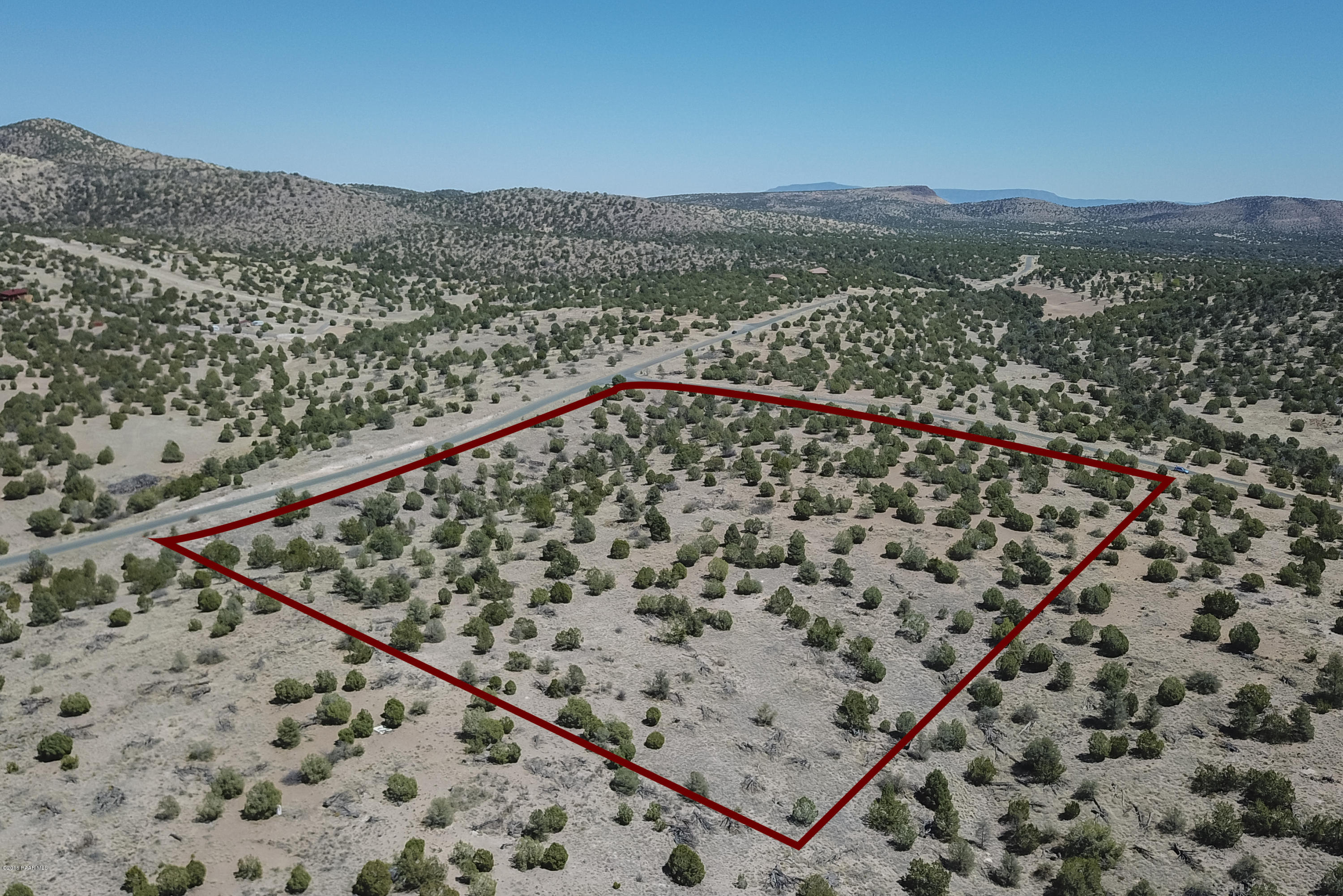 18500 Crossroads Ranch Road Prescott, AZ 86305 - Photo 5 of 21 a view of a large building