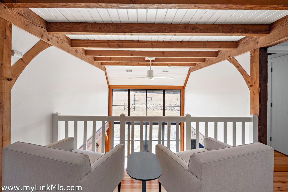 146 Quenames Road Chilmark, MA 02535 - Photo 54 of 77 Guest House second floor sitting area