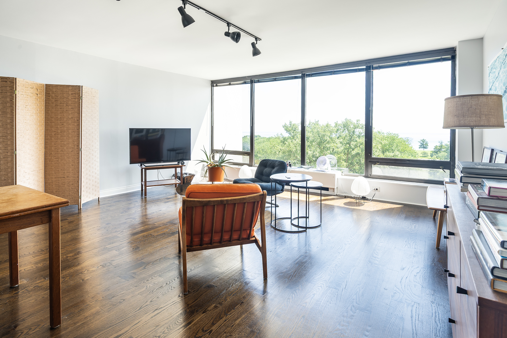 5445 North Sheridan Road, Unit 808 Chicago, IL 60640 - Photo 4 of 14